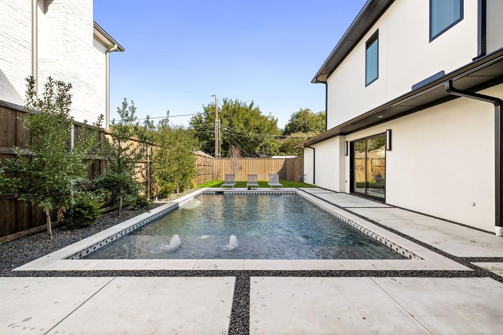 Lovers Lane Heights - Residential