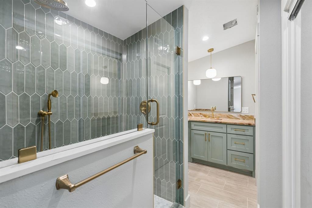 East Hampton Hills - Residential