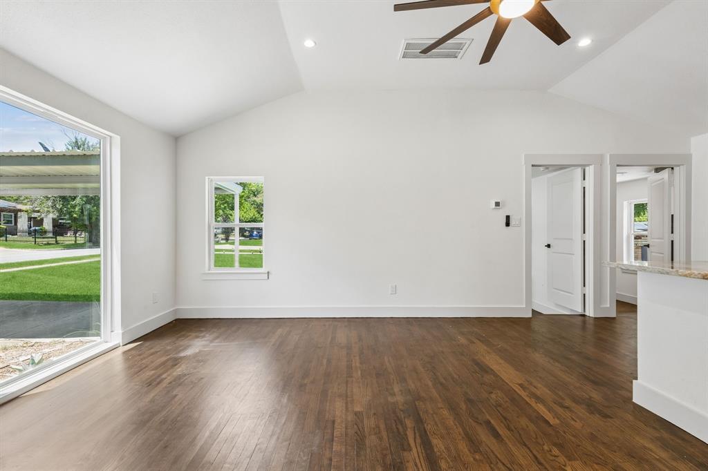East Hampton Hills - Residential