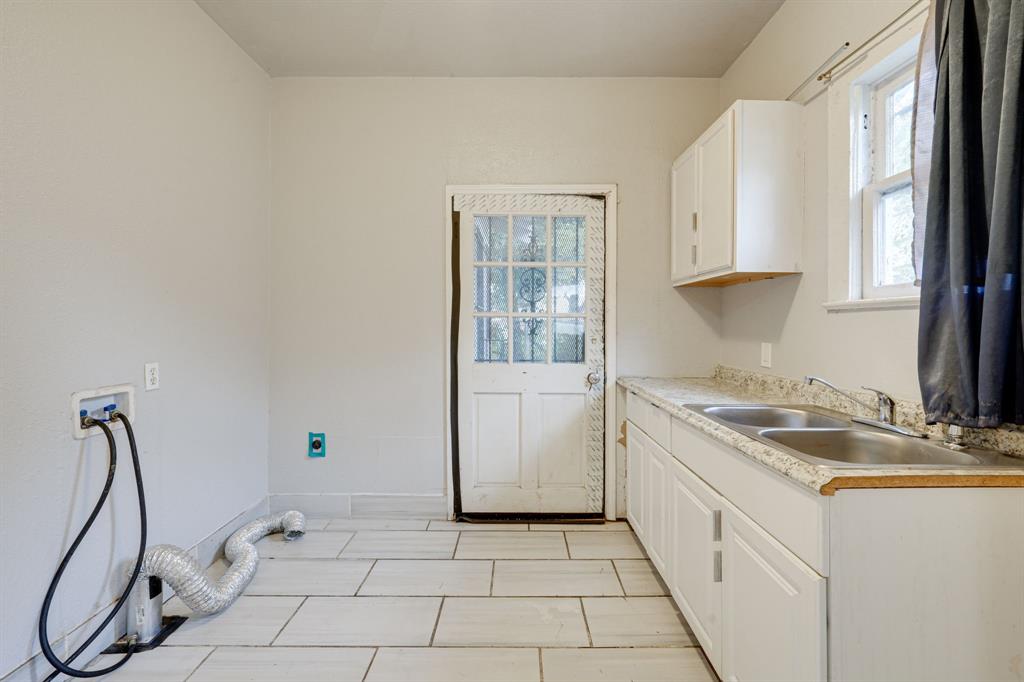 Ervay Street Heights - Residential Lease