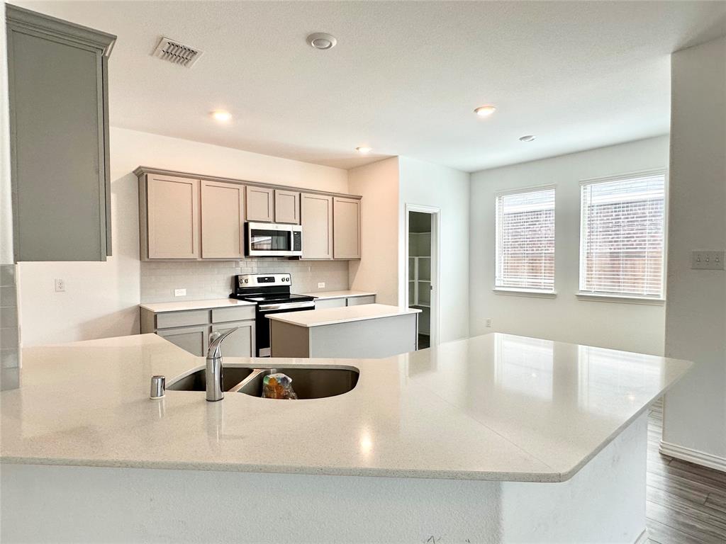 Aspen Mdws Ph 1 - Residential Lease