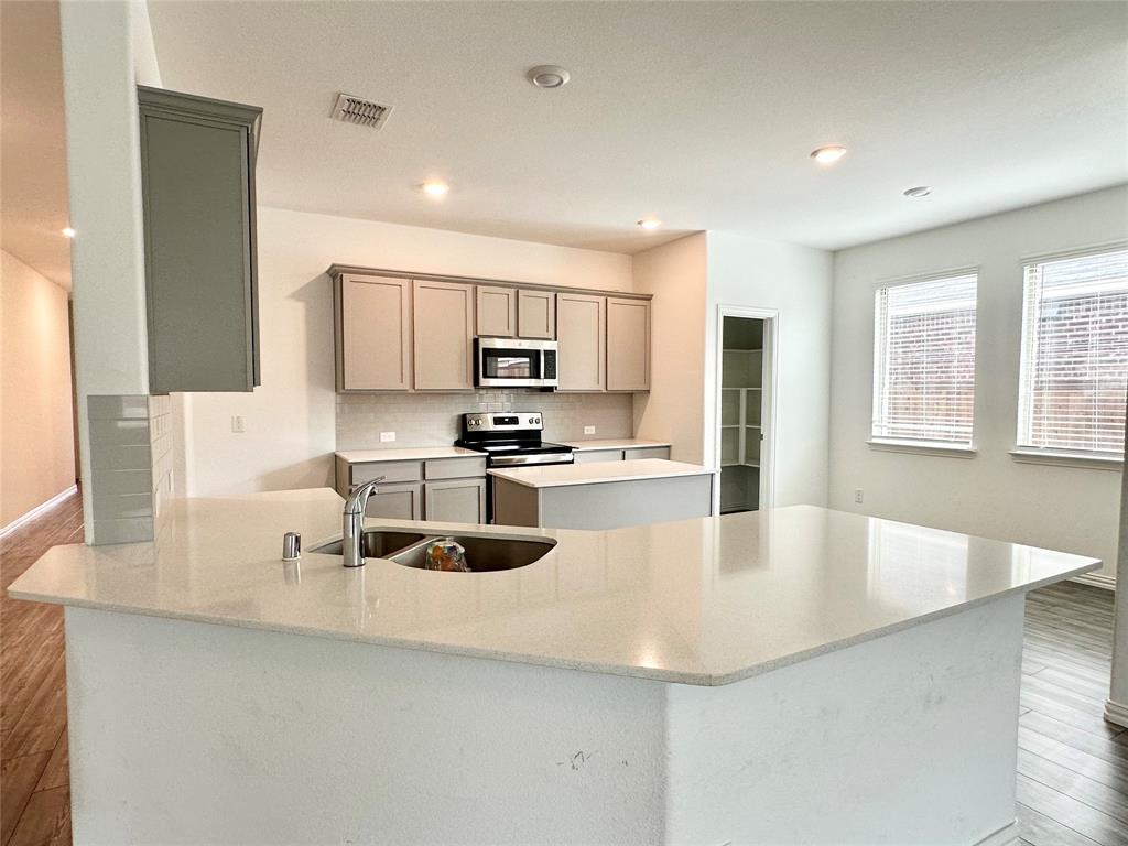 Aspen Mdws Ph 1 - Residential Lease