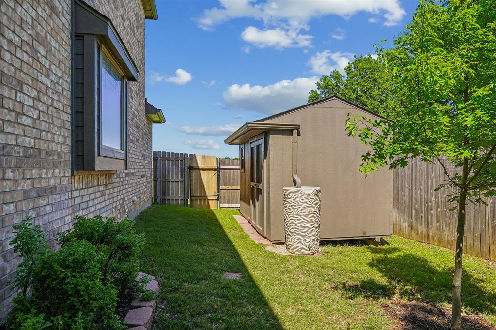 Country Lakes - Residential