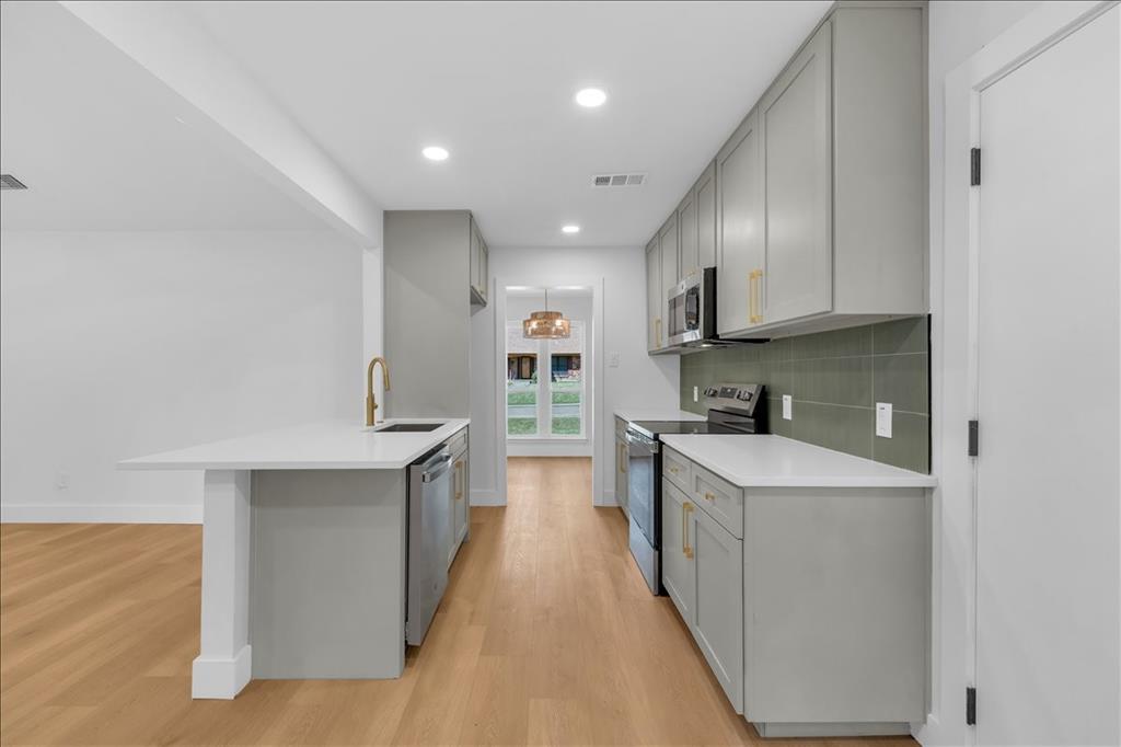 Glen Oaks North #three - Residential