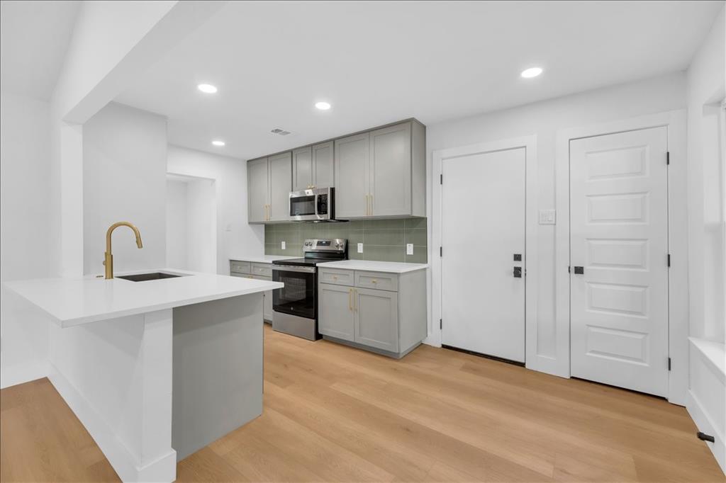 Glen Oaks North #three - Residential