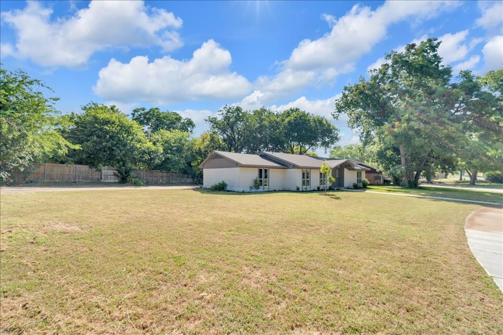 Glen Oaks North #three - Residential