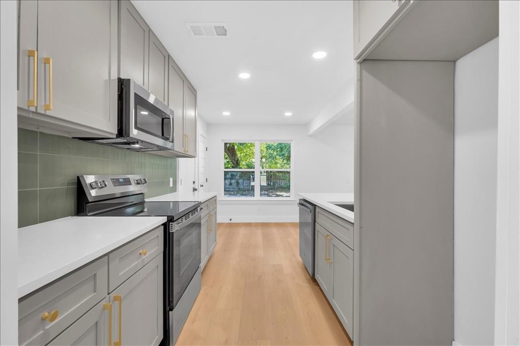 Glen Oaks North #three - Residential