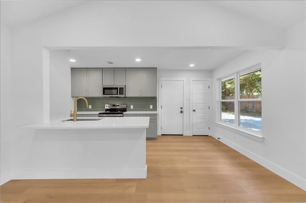 Glen Oaks North #three - Residential