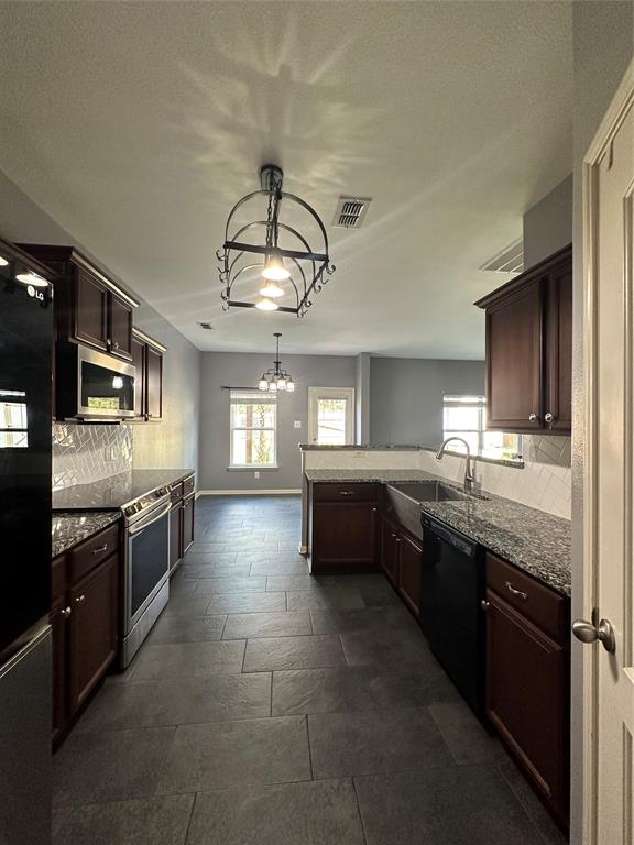 Shady Oaks Estates - Residential Lease