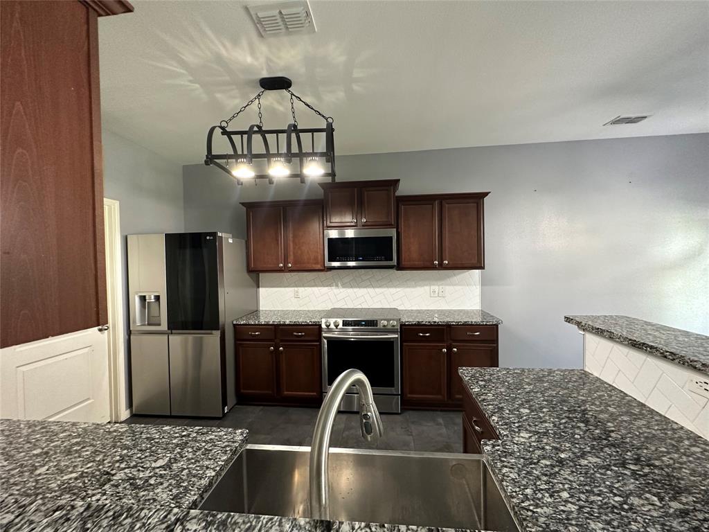 Shady Oaks Estates - Residential Lease