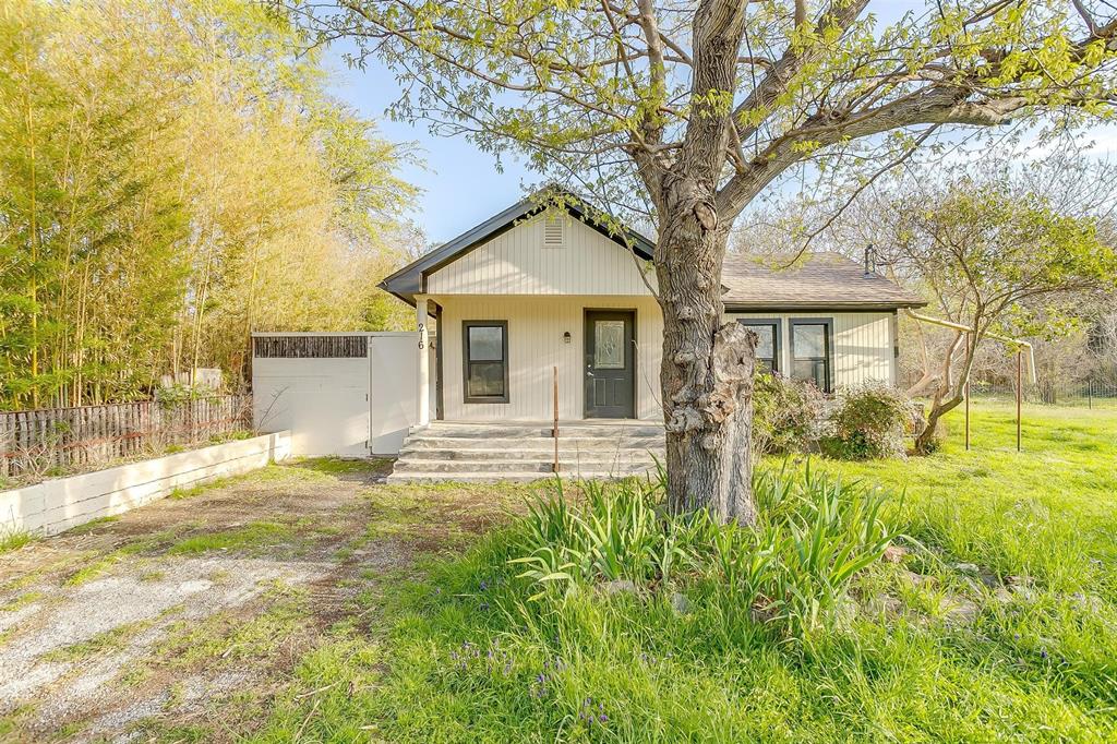 3 rental units, 1 property. Strong cap rate on a large lot adjacent steps from the Trinity.  Stable tenancy and new finish outs make this an unbeatable investment in Ft Worth.