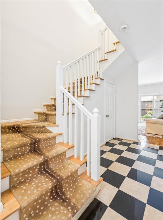 Cole Condo 4229 - Residential