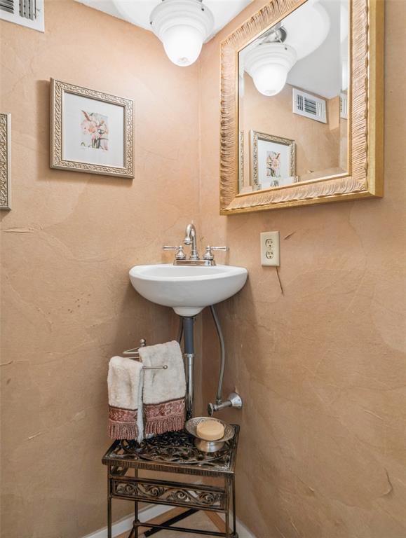 Cole Condo 4229 - Residential
