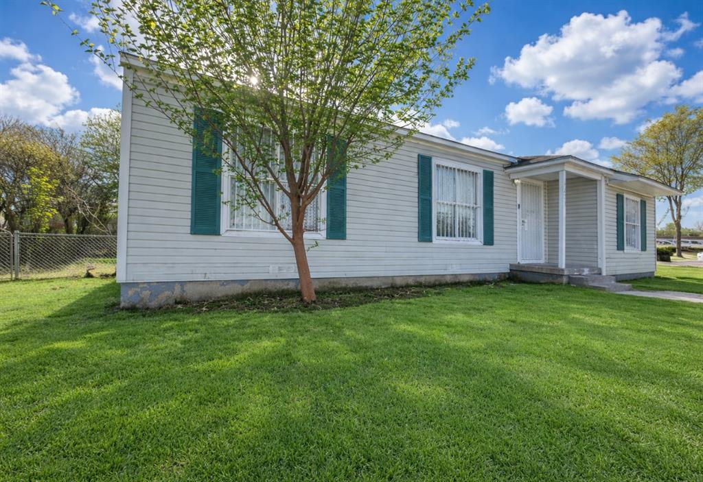 This 1028 square foot single family home. This home has been renovated and is now a three bedroom one bath home. This home sits on a large corner lot that is over 10,000 ft.². It has a large fenced in backyard. The location of this home is perfect for someone who has elementary school kids. This home has easy access to the elementary school that is across the bunny view Road from this home. There is a public transportation bus stop across the street in front of the school as well. This home is better seen in person. Do not hesitate to reach out to the listing agent to view this property.