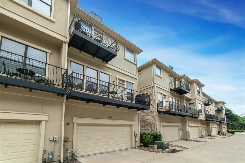 Town Homes At Legacy Town Center Ph Two - Residential
