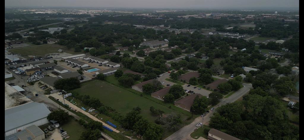 Location!!  
Investors don't miss out on one of the few large lots left in good a locations inside the city limits! Owner financing available to qualified buyer  This 1.697 acre property (73,930sf) is ready to go for a great multi family condo style apartment complex.  Architectural Plans, site work, Engineering and plat were all approved by the City and ready for permits.  Seller has too many projects. Reduced as time has run out to build, buyer will need to resubmit to city.  OWNER FINANCE TERMS 35%dn 20yr amo 1yr balloon at 5% int rate 
Qualified buyers only, confidential agreement and accepted contract to receive information.