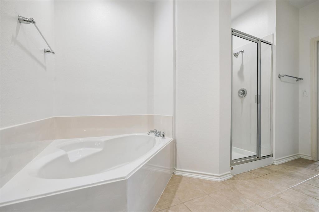 CHARLESTON SQUARE CONDOS - Residential