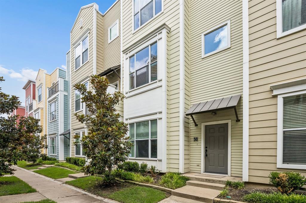 CHARLESTON SQUARE CONDOS - Residential