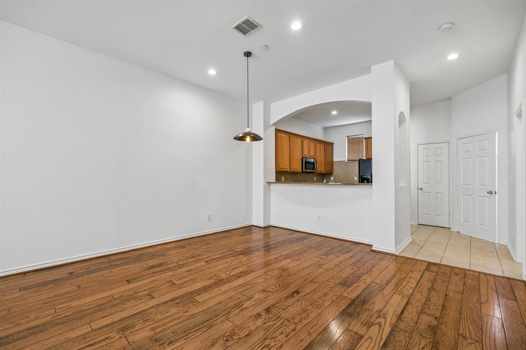 CHARLESTON SQUARE CONDOS - Residential