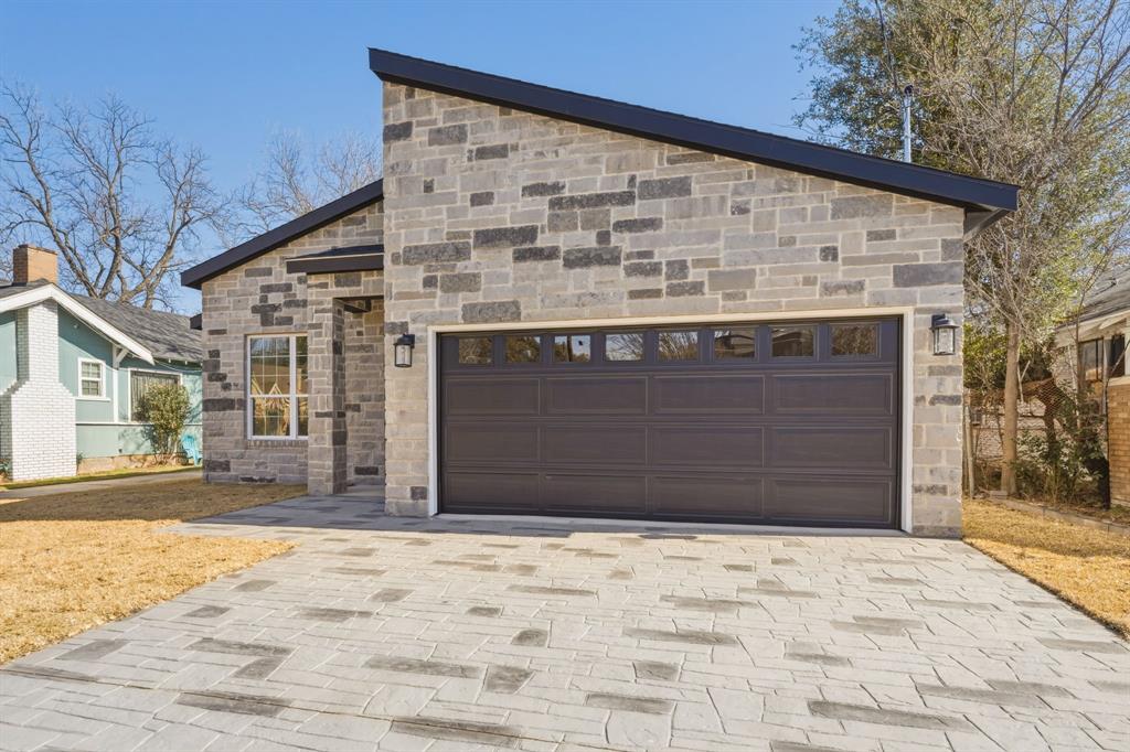 CAVENS 2ND COLONIAL AVE - Residential