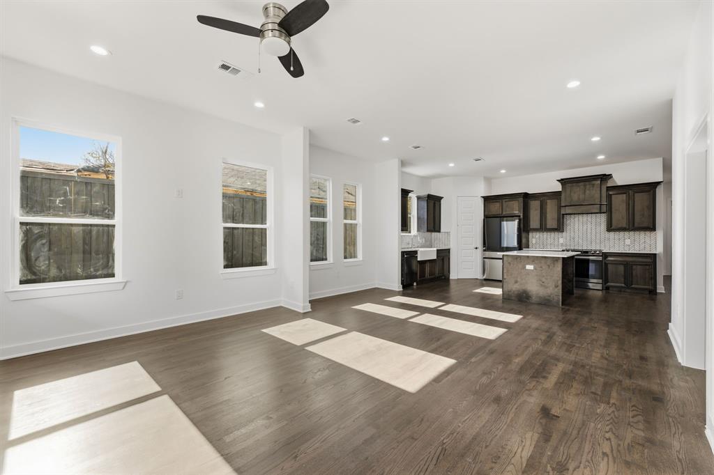 CAVENS 2ND COLONIAL AVE - Residential