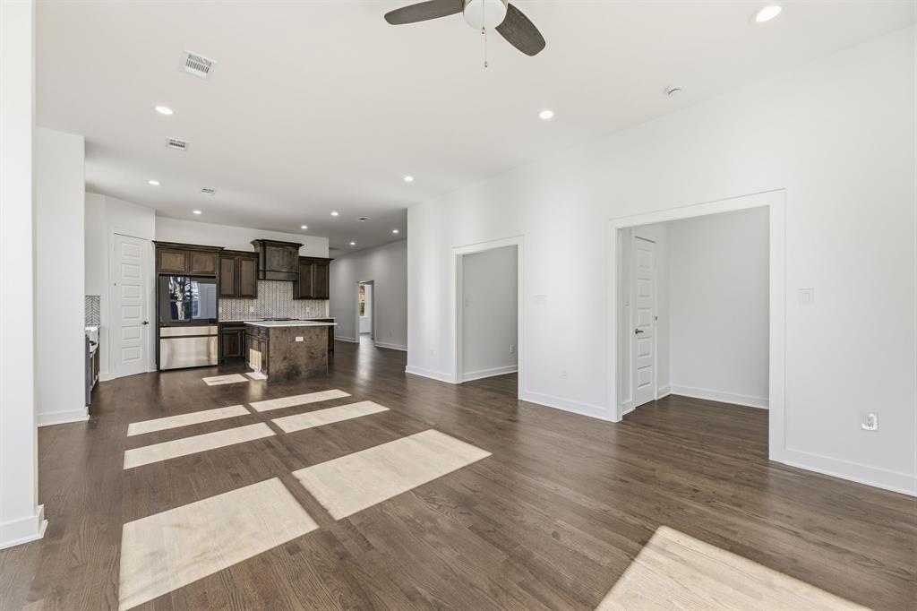 CAVENS 2ND COLONIAL AVE - Residential