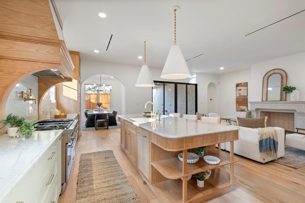 LAKEWOOD HTS - Residential