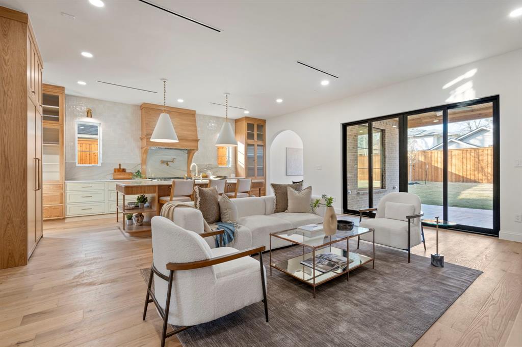 LAKEWOOD HTS - Residential