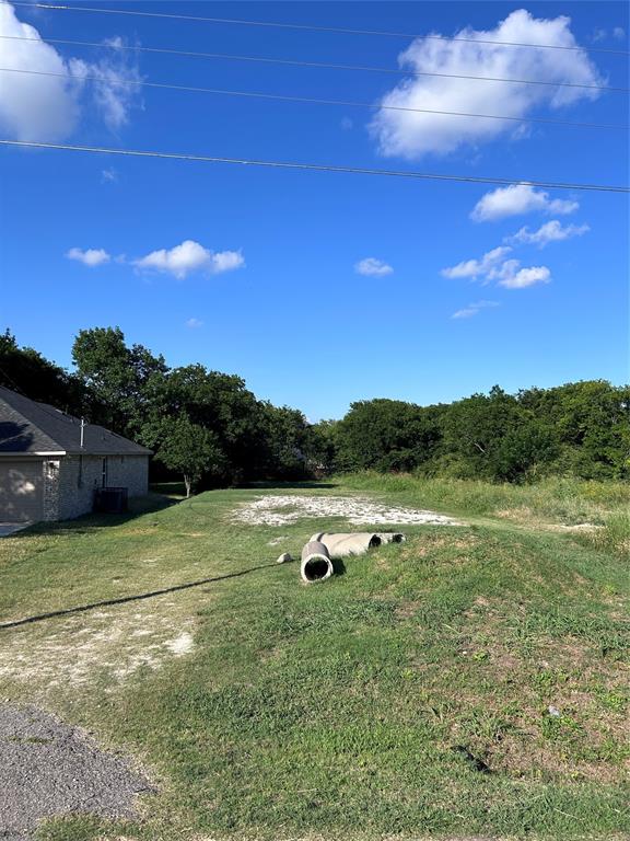 Capitalize on the explosive growth of the Dallas County market with this premium 0.35-acre residential lot located at 4152 Portwood Dr. Featuring highly desirable, oversized 50’ x 300’ lot dimensions, this flat and deep parcel provides the ultimate blank canvas for a high-yield speculative build, a custom single-family exit, or a long-term hold.