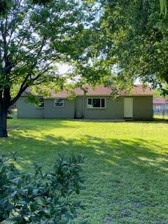 Great yard size for entertainment. One car garage, and 3 bedrooms with one bath. Everything is nearby, from dining, movies, groceries, and other shopping.
