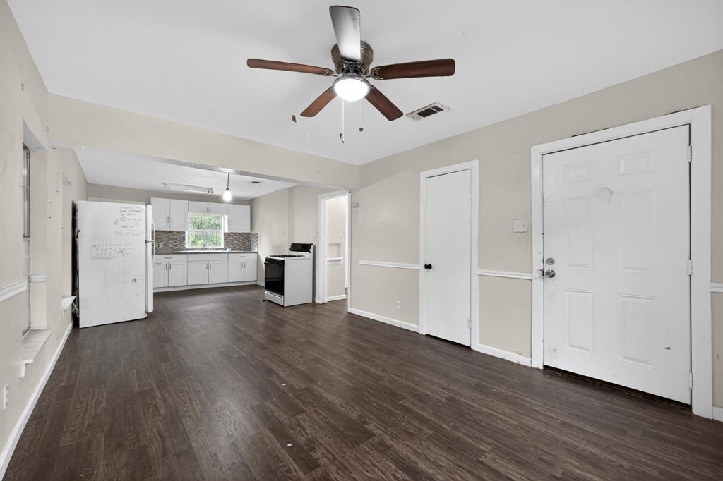 Deerpath Village 04 - Residential