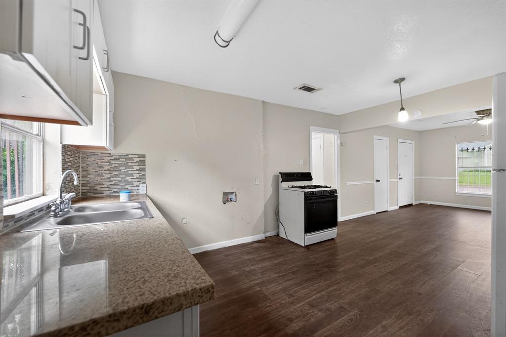 Deerpath Village 04 - Residential