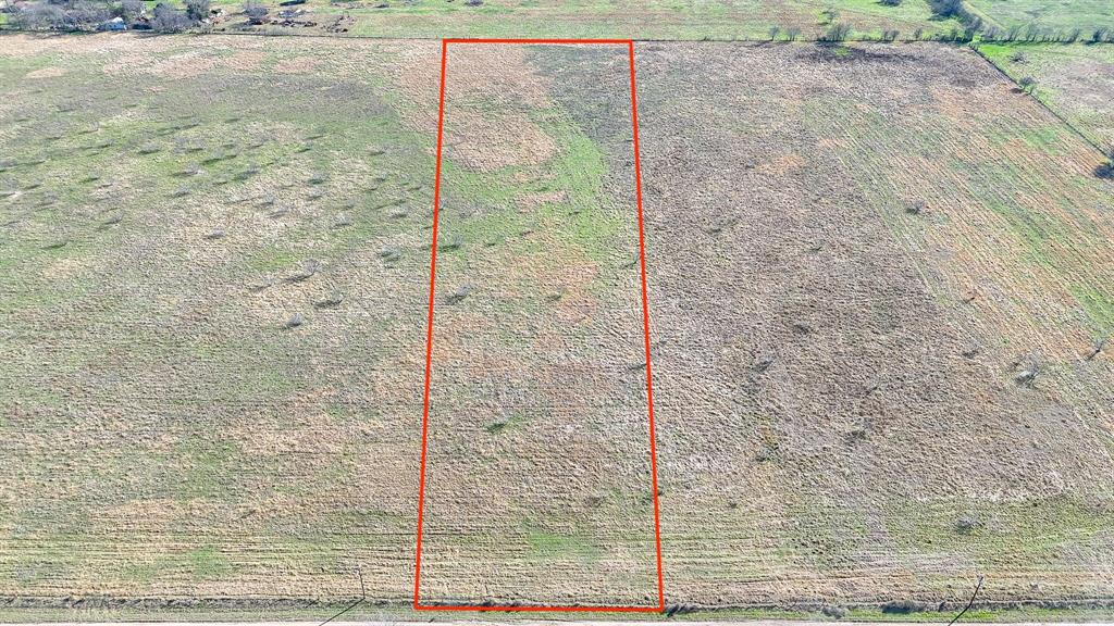 Discover the freedom of country living on this beautiful just over 5 acre tract in Kerens. With wide open space, peaceful surroundings, and room to create your ideal homestead, this property offers the perfect balance of privacy and convenience. Water is available at the road, making it easy to start planning your build, barndominium, or weekend retreat. Enjoy starry skies, quiet mornings, and the flexibility that comes with owning your own land. Perfect for animals, gardening, or simply spreading out and enjoying the outdoors.
Owner financing available with a minimum of 10 percent down, up to a 30 year term, at 12.5 percent interest. Don’t miss this opportunity to own acreage and embrace the relaxed country lifestyle you’ve been looking for.