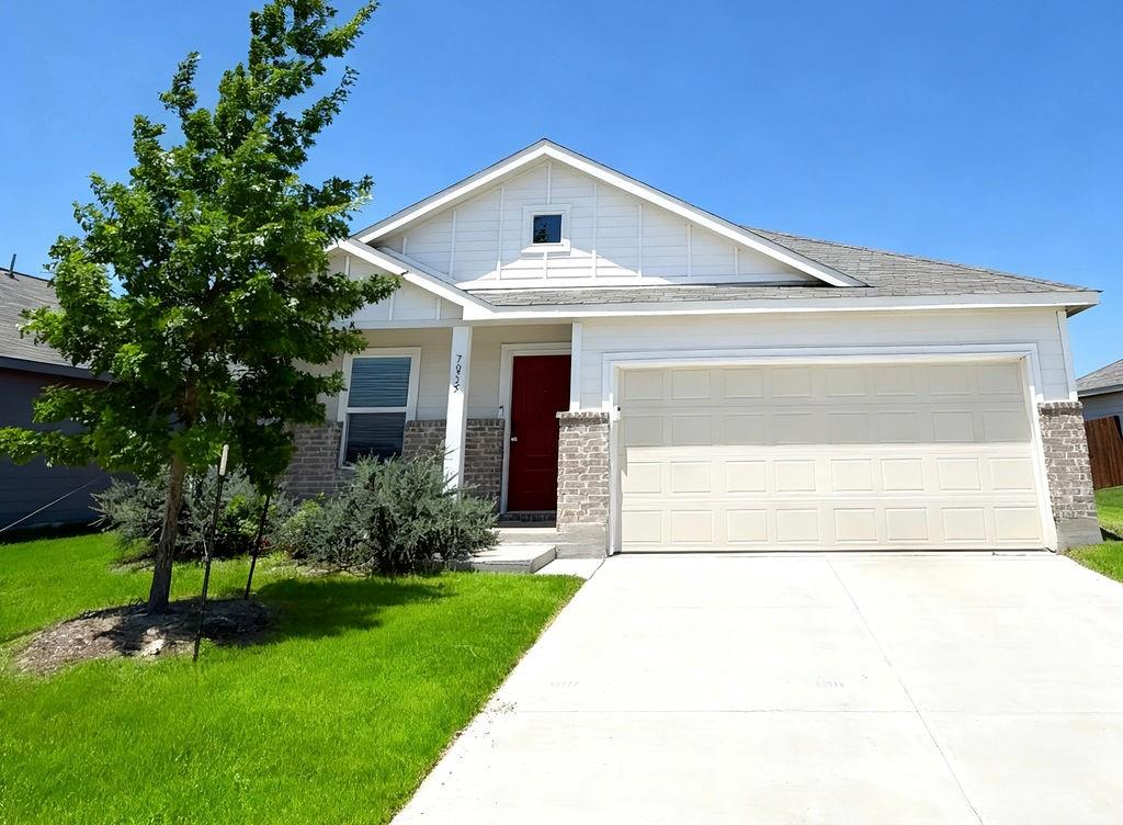 LARGE LOT, EAST FACING. McKinney ISD

Discover the perfect blend of luxury community living and convenience! This inviting McKinney home features a bright, open layout tailored for modern living.

The Heart of the Home: A spacious, sunlit kitchen with sleek cabinets, ample counters, and a breakfast bar opening to the main living area.

Private Retreats: A secluded primary suite with a walk-in closet and ensuite bath, plus flexible bedrooms for guests or a home office.

Outdoor Living: A fully fenced backyard perfect for play, pets, or weekend barbecues.

World-Class Perks: Access to incredible neighborhood amenities, highlighted by a resort pool and lazy river, playground, and scenic green spaces.

Premier Location: Ideally located near shopping, dining, and acclaimed McKinney ISD schools: Naomi Press Elementary, Johnson Middle School, and McKinney North High School.