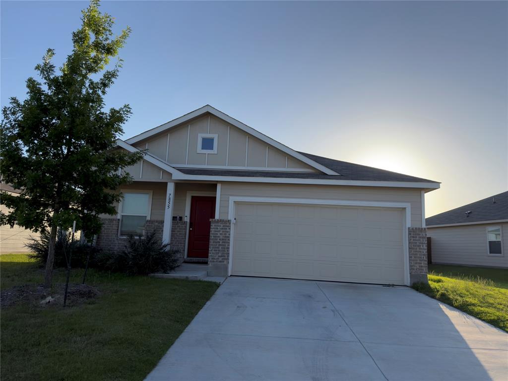 LARGE LOT, EAST FACING. McKinney ISD

Discover the perfect blend of luxury community living and convenience! This inviting McKinney home features a bright, open layout tailored for modern living.

The Heart of the Home: A spacious, sunlit kitchen with sleek cabinets, ample counters, and a breakfast bar opening to the main living area.

Private Retreats: A secluded primary suite with a walk-in closet and ensuite bath, plus flexible bedrooms for guests or a home office.

Outdoor Living: A fully fenced backyard perfect for play, pets, or weekend barbecues.

World-Class Perks: Access to incredible neighborhood amenities, highlighted by a resort pool and lazy river, playground, and scenic green spaces.

Premier Location: Ideally located near shopping, dining, and acclaimed McKinney ISD schools: Naomi Press Elementary, Johnson Middle School, and McKinney North High School.