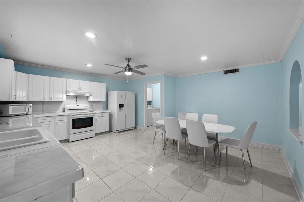 Lake Park Village 01 - Residential