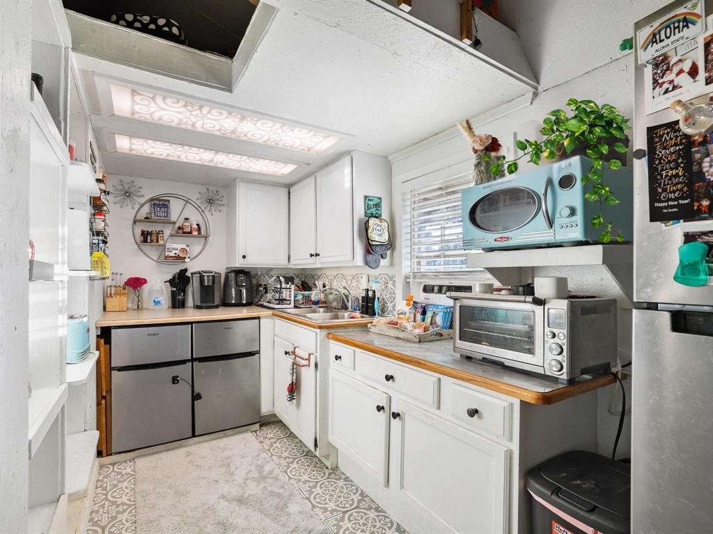 A0977 G ROBERTS - Residential