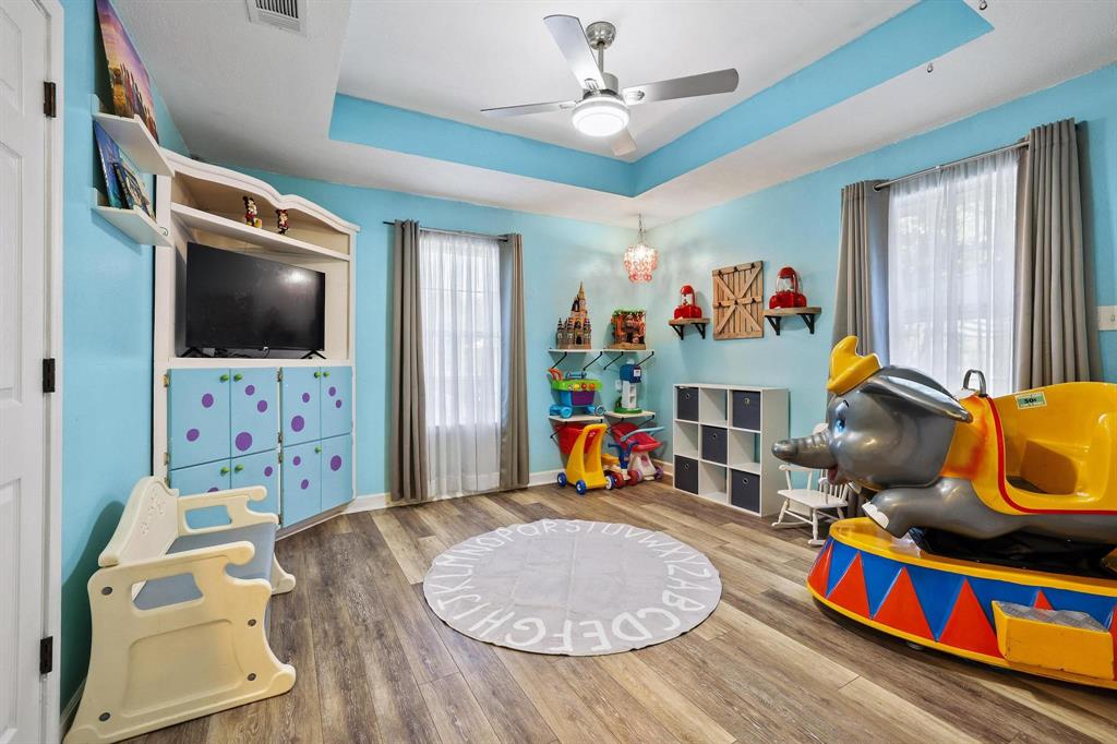 A0977 G ROBERTS - Residential
