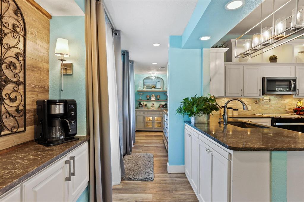 A0977 G ROBERTS - Residential