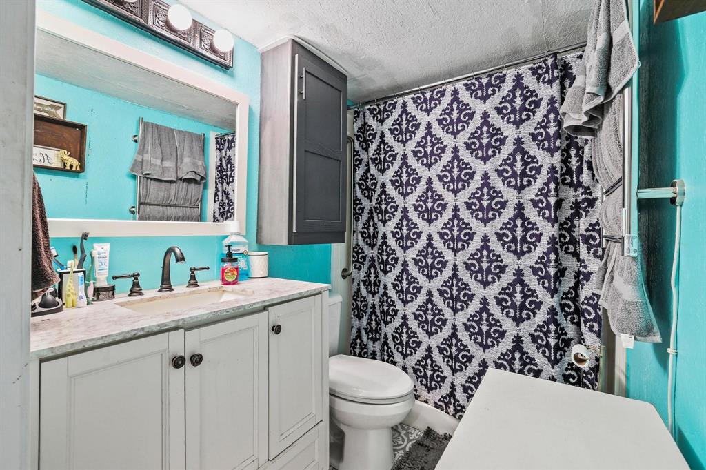 A0977 G ROBERTS - Residential