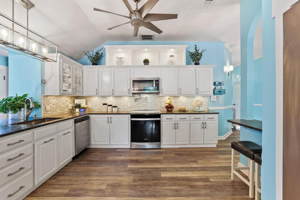 A0977 G ROBERTS - Residential