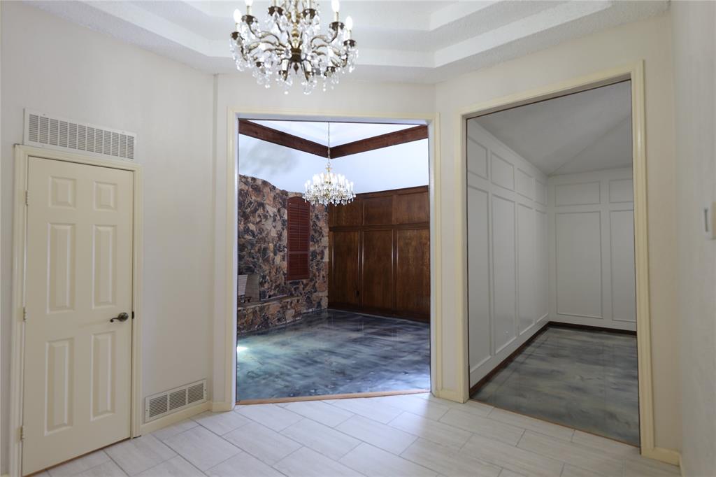 Hollywood Estate 1.6940 AC - Residential