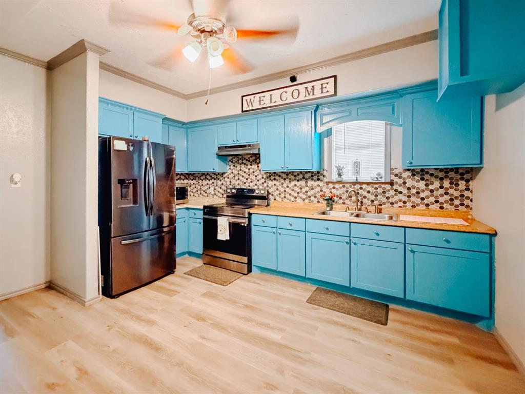 Corsicana - Commercial Sale