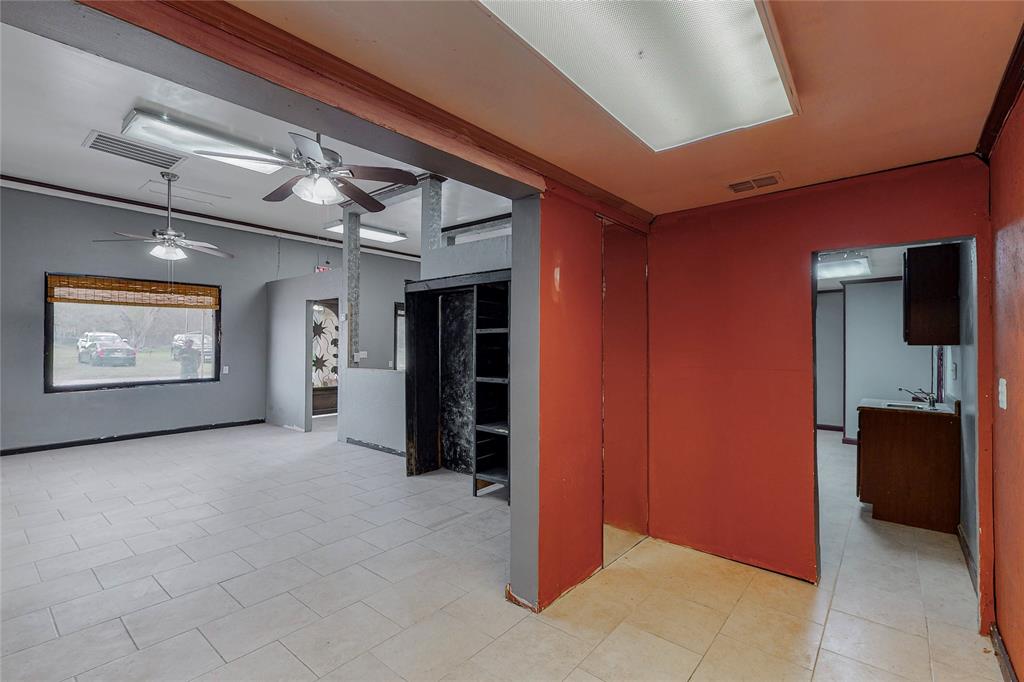 Corsicana - Commercial Sale