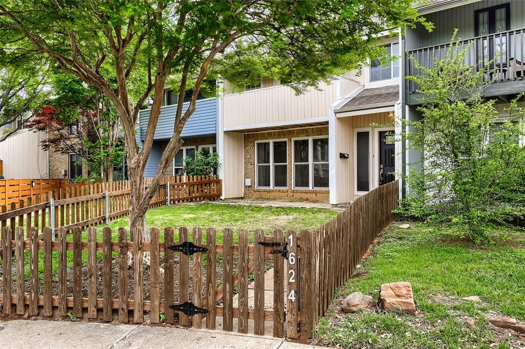 Seller offering up to 2.5% in seller credits to use towards rate buy down or closing costs with preferred lender. Lovely 3-bedroom, 2.5-bathroom townhome with prime access to historic Downtown Grapevine. This beautifully updated home feels brand new with modern upgrades throughout. The open-concept layout offers two spacious living areas, a generous dining room, and a charming fireplaces that creates a warm, inviting atmosphere. The community also offers its own pool. Located in an unbeatable area, you’ll be just minutes from Grapevine’s vibrant Main Street, boutique shopping, local restaurants, wineries, and quick access to DFW Airport.