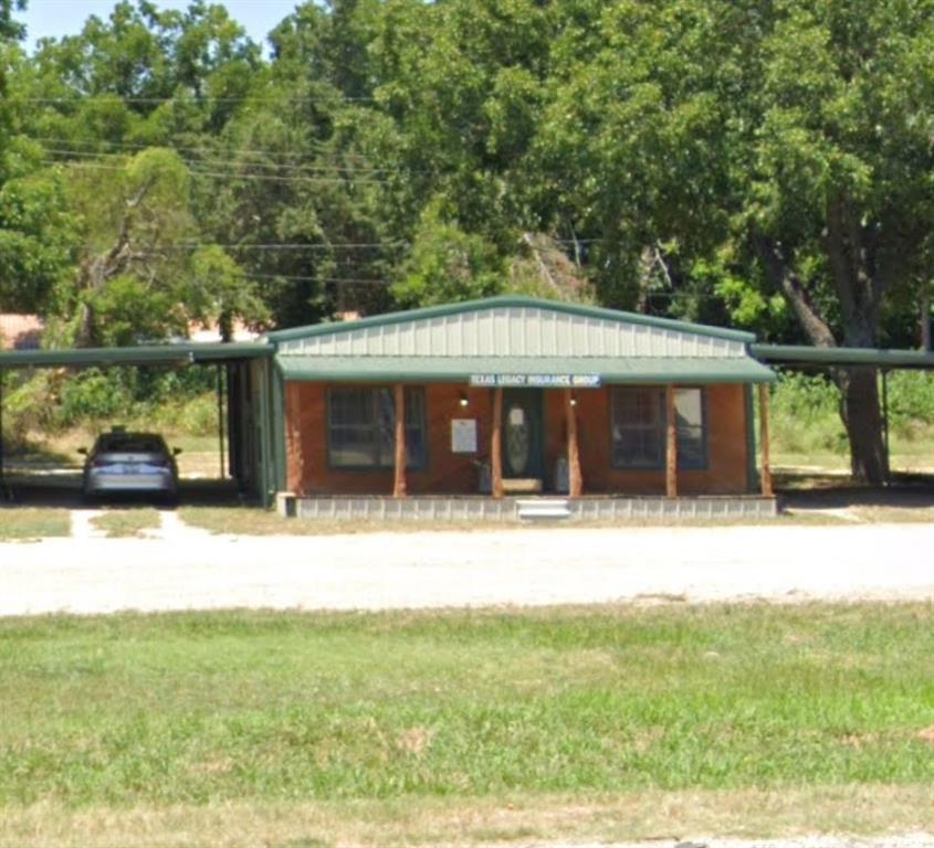 Check out this dynamic commercial property for lease in Comanche!  This property is in a prime location for visibility and traffic with ample parking.  Call today to take a look!