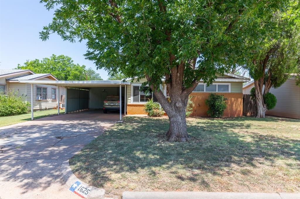 Bring Your Vision and Make This AFFORDABLE Home Your Own!

This 3-bedroom, 1-bath home is full of potential and ready for its next owner. Original hardwood floors are waiting to shine beneath portions of the existing carpet, offering a great opportunity to restore the home's classic charm. With some fresh paint and carpet removal, you can easily transform this property into a space that reflects your personal style.

The home features central heat and air, ceiling fans, and several Andersen replacement windows for added energy efficiency and comfort. Outside, you'll appreciate the massive 4 car carport, water well, storage shed, privacy fence, and low-maintenance metal or aluminum siding.

Whether you're a first-time buyer, investor, or someone looking for a home to customize, this property offers solid bones and plenty of possibilities.

Home is being sold AS IS. Don't miss this opportunity to add your personal touches and unlock this home's potential!

Buyer and buyer's agent to verify all information including flood, schools, and taxes.