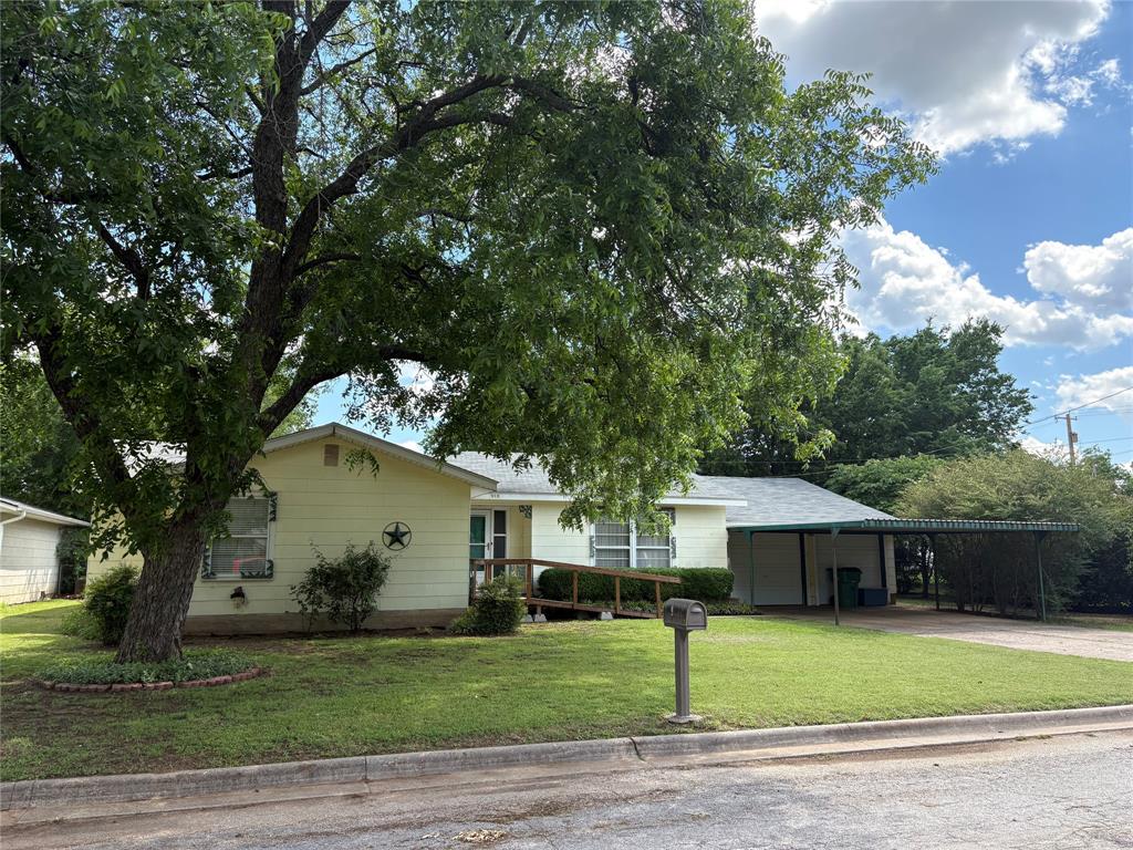 AWESOME SUPER CLEAN 3 BR 2 BTH HOME HAS 80 PERCENT REFINISHED HARDWOOD FLOORWS IN GREAT CONDITION. THE HOME HAS A WHEELCHAIR RAMP INFRONT FOR HANDICAPPED INDIVIDUALS. YOU WILL LOVE ALL THE BEDROOMS ARE OVERSIZED, 2 BEDROOMS HAVE WALK IN CLOSETWS ONE IS 15.X6 WITH BUILT IN SHELVING. OVERSIZED KITCHEN FOR COOKING THOSE FAMILY GET TOGETHERS.  THE HUGE LIVING ROOM HAS A WOODBURNING FIREPLACE FOR THOSE RELAXING EVENINGS. EDINING AREA IS LARGE ENOUGH FOR A 112 PERSON TABLE, PLENTY OF ROOM TO OCCUPY THE WHOLD FAMILY. YOU WILL BE OVERWHELMED AT THE BEAUTIFUL BACK YARD. LOTS OF GEORGOUS TREES FOR MAXIMUM SHADE. THEN YOU HAVE A CONCRETE BASKETBALL COURT FOR YOUR ENTERTAINMENT. A SMALL STORAGE SHED, ALL METAL 14X10 TO KEEP LAWN MOWER AND EQUIPMENT. THIS PROPERTY IS VERY CLEAN AND READY TO MOVE INTO. VERY AFFORDABLE AND EXCELLENT NEIGHBORHOOD. WALKING DISTANCE TO MIDDLESCHOOL. YOU DONT WANT TO MISS OUT ON THIS ONE!!!!