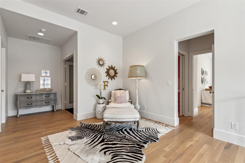 Lawn Glen Abbey - Residential