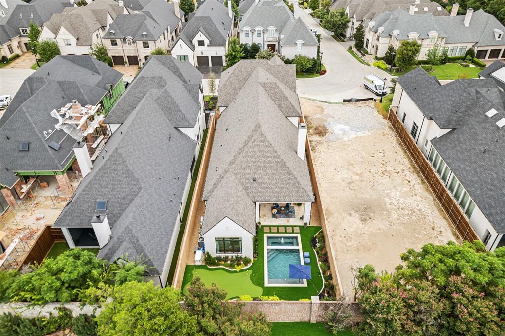 Lawn Glen Abbey - Residential